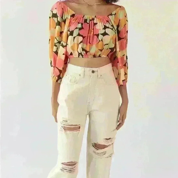Billabong Sun City Floral Cropped Too by Urban Outfitters - Picture 2 of 4
